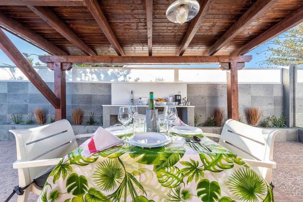 Bungalows Los Arcos 77 San Bartolome Bagian luar foto